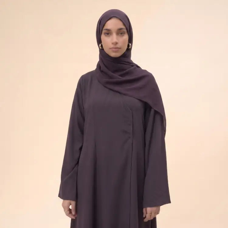 Abaya Banafsaj — Enveloppe & Silhouette en A